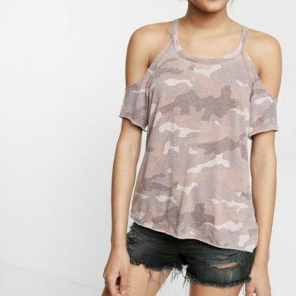 Soft NWOT Cold Shoulder Camo T Shirt